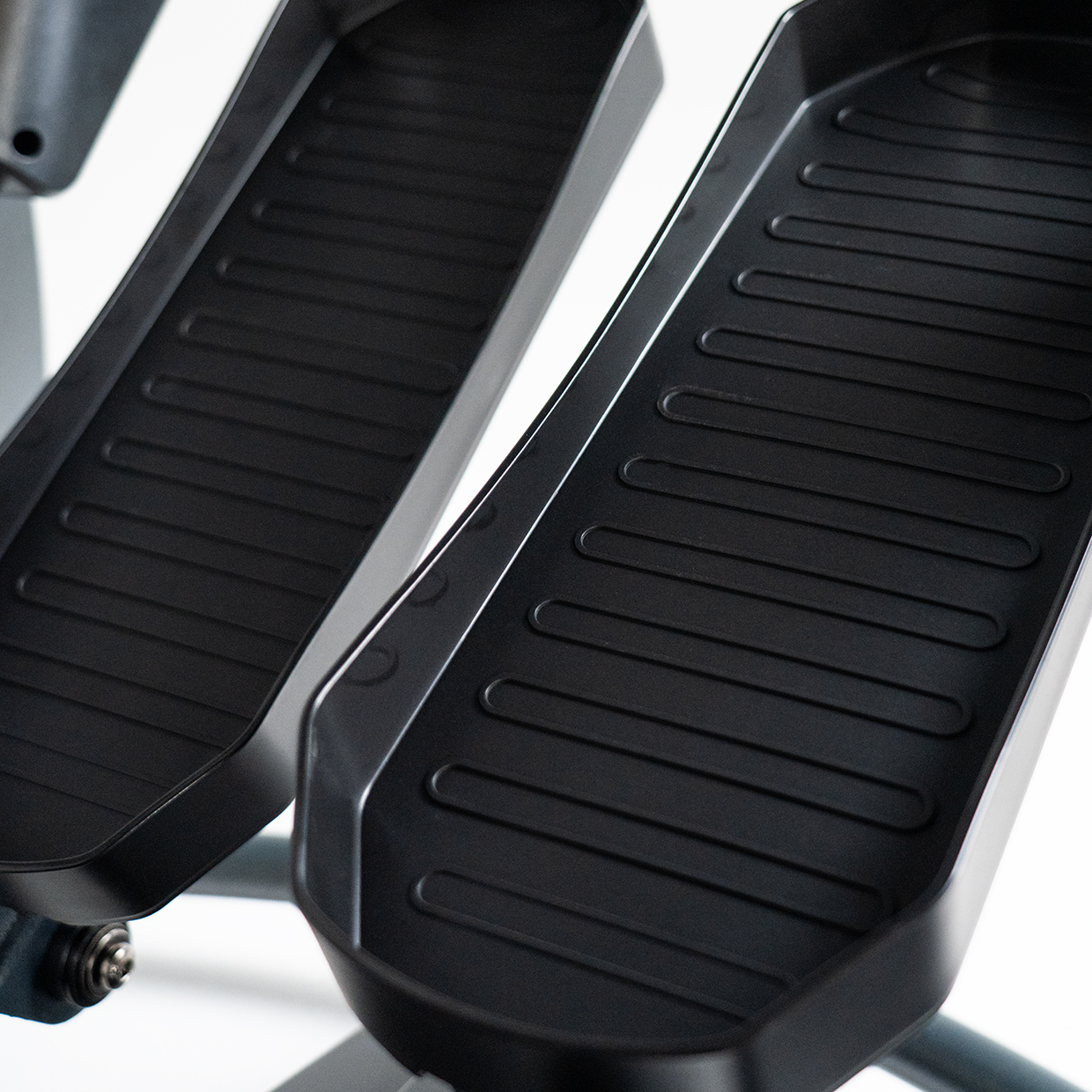 Product Feature - Large Grip Pedals